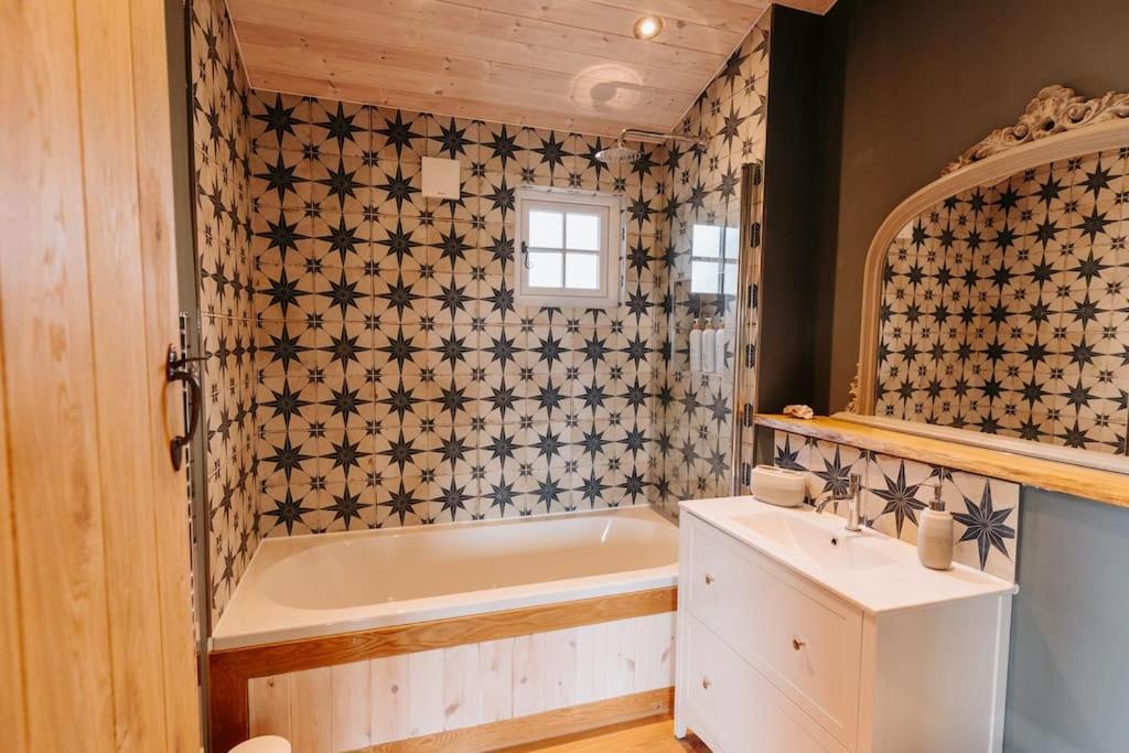 Beautiful Cottage In Bredfield Near To Woodbridge On The Suffolk Coast Kültér fotó